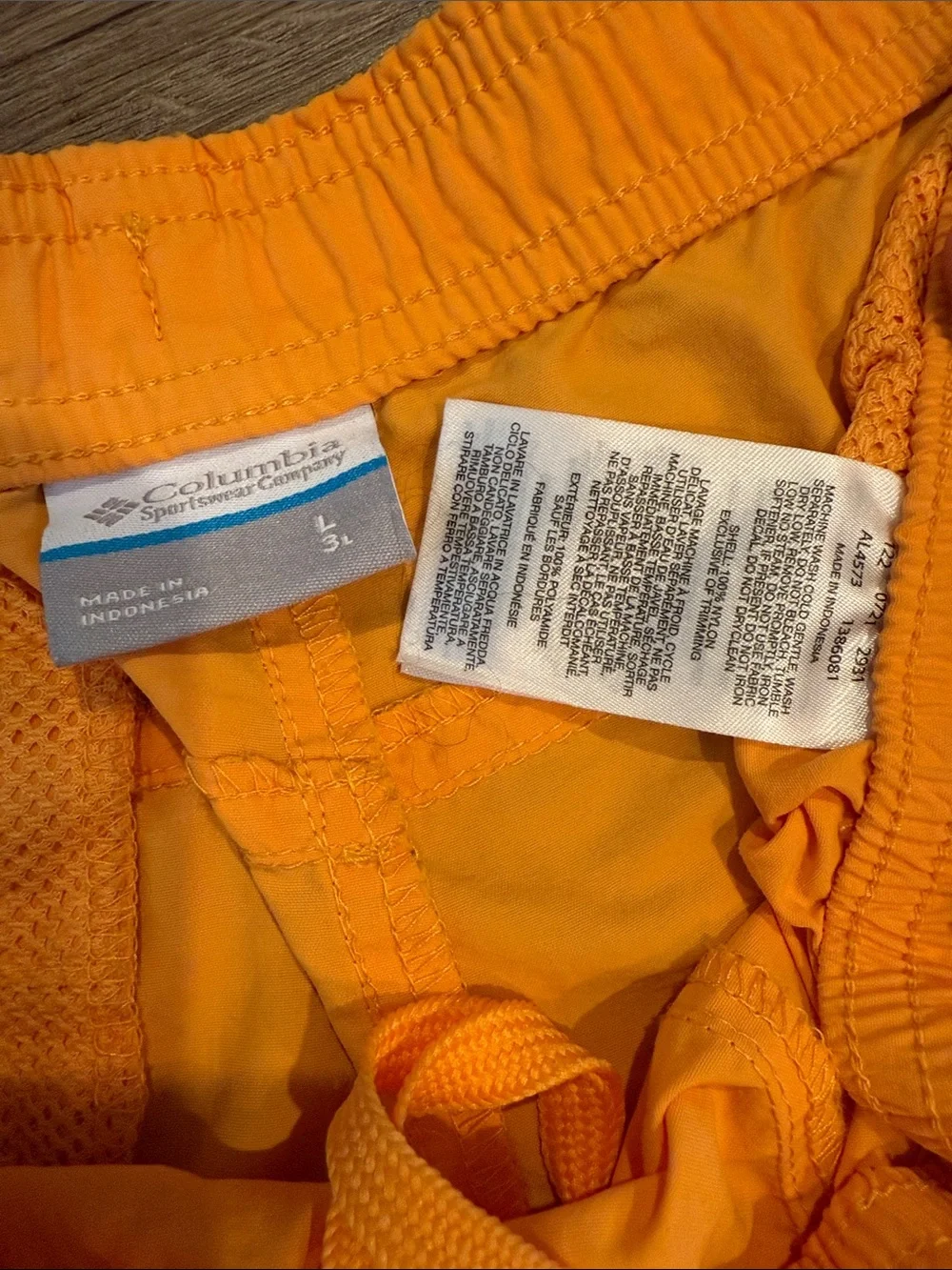 Columbia Sandy River Shorts Womens Size L in Orange Nylon Hiking Athletic